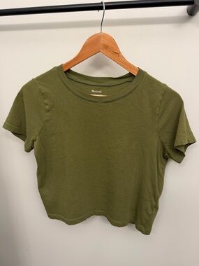 Madewell Softfade Boxy Crop Tee in Classic Olive